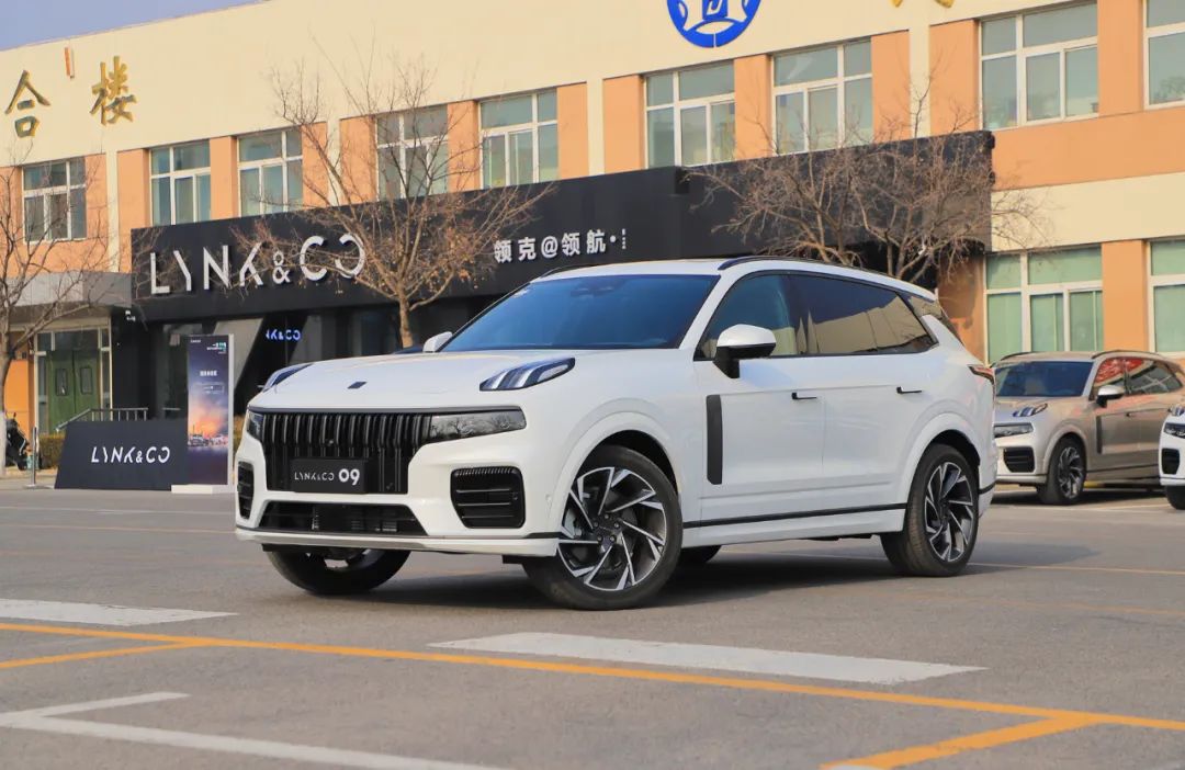 新旗舰登场瞄准合资标杆，领克09的底气何在？