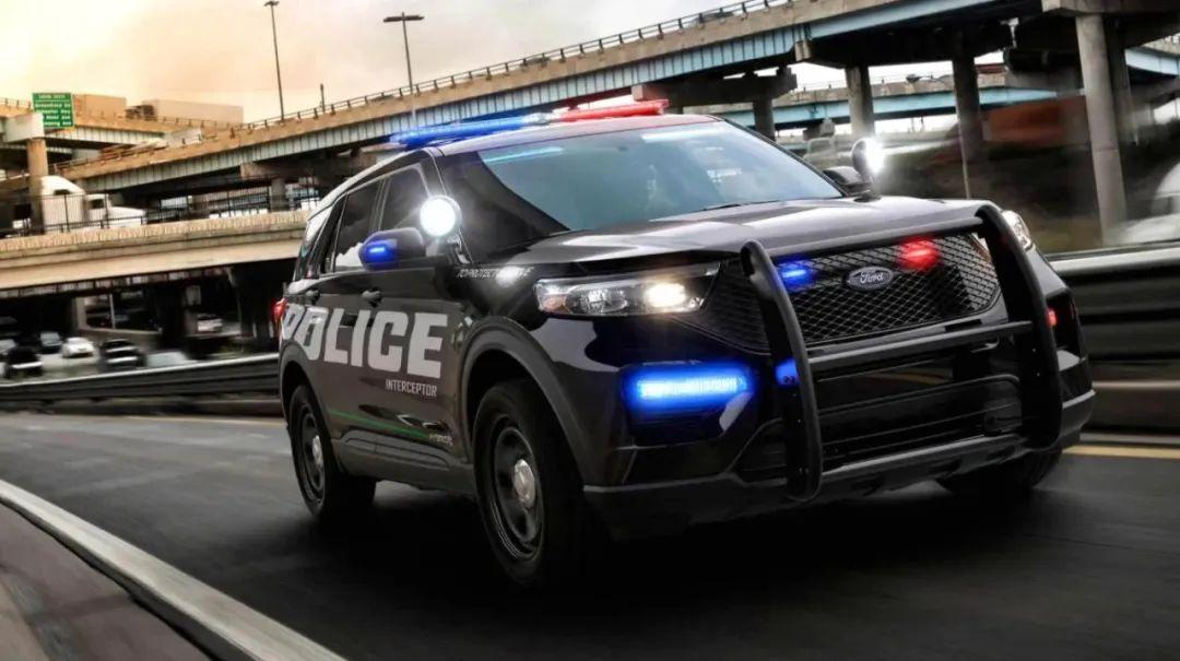 纵置后驱犹如美式警车附体，全新福特探险者依然硬核