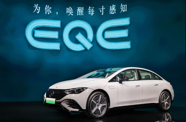 奔驰携6款上市车型亮相成都车展  全新EQE首秀
